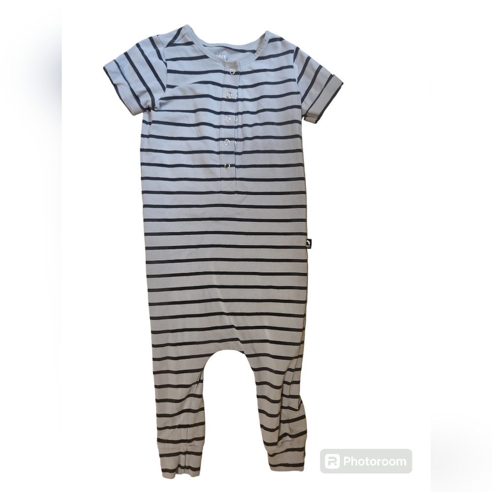 Rags gray striped Romper size 2t perfect used condition